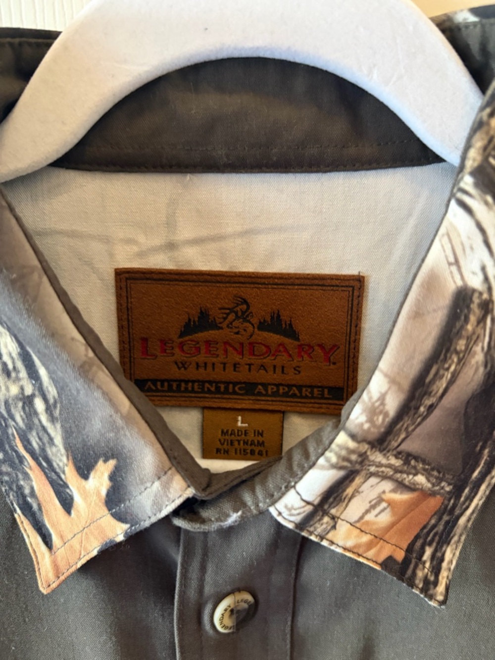 Legendary Whitetails Brown Short Sleeve Button-Down Camo Accent Shirt - Picture 5 of 5